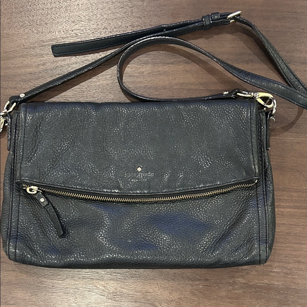 Kate Spade Black Leather Bag with Gold Zipper